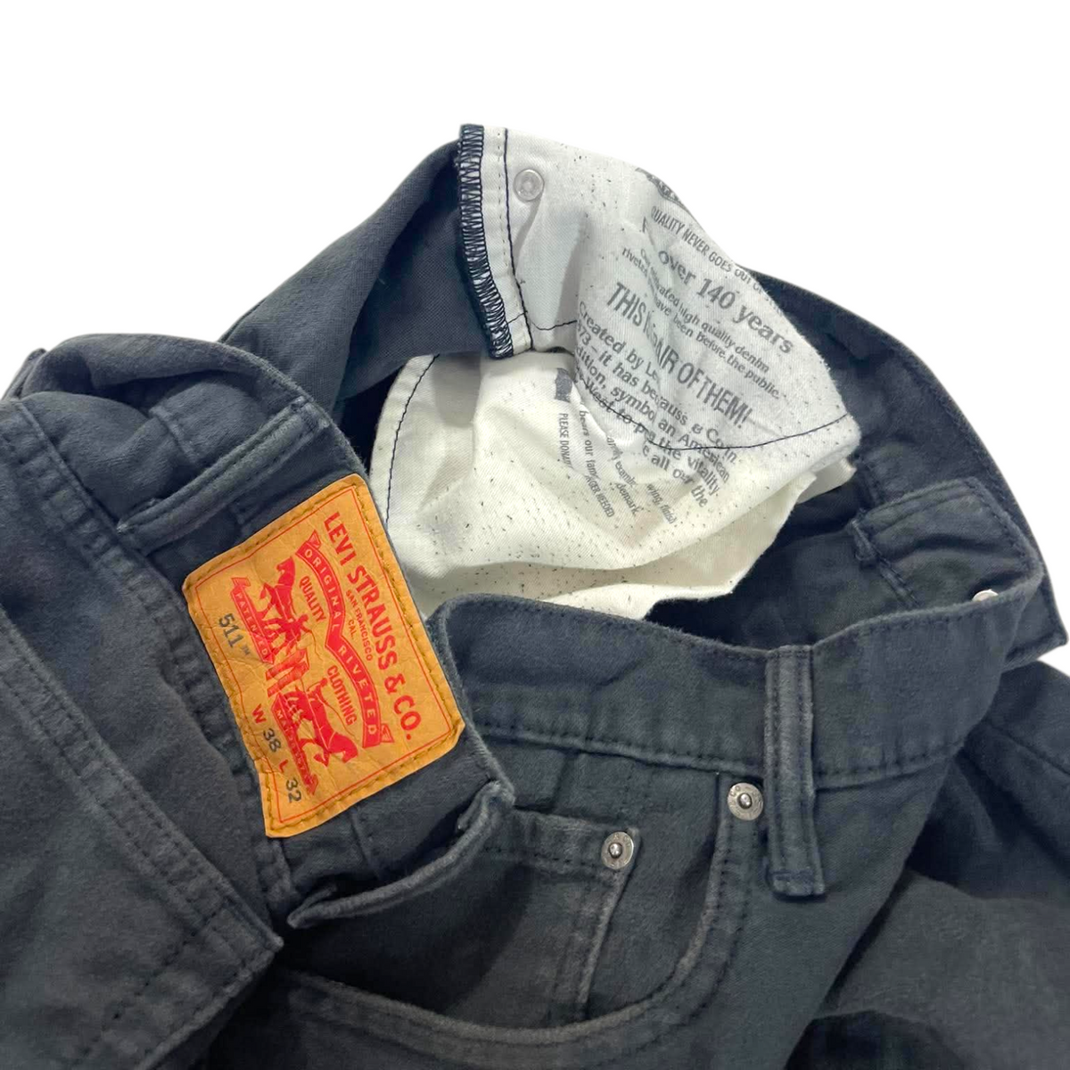 Y2K LEVI'S 505 BLACK BAGGY JEANS (38)