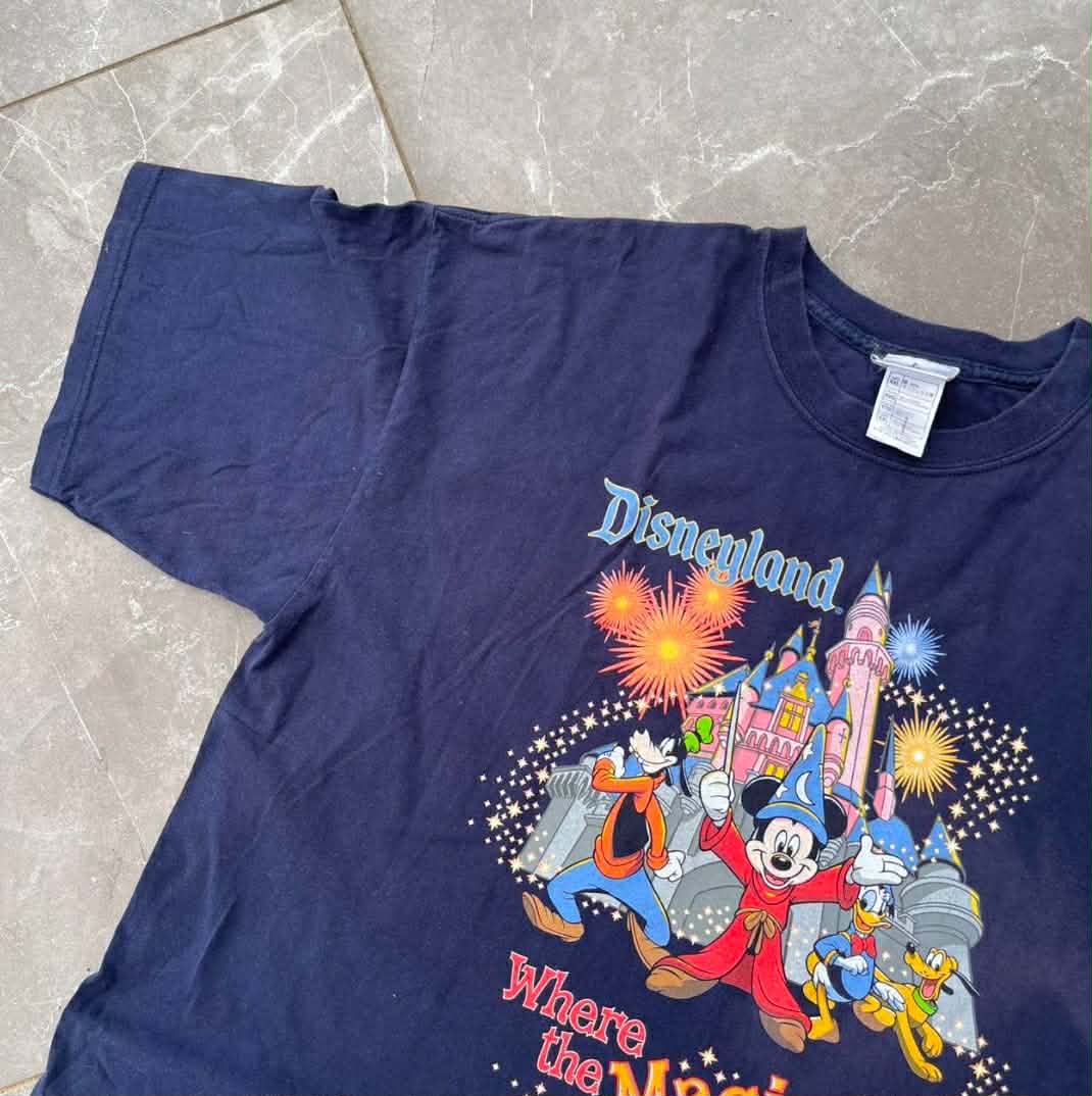 DISNEYLAND NAVY BLUE TEE WITH COLORFUL GRAPHIC (XXL)
