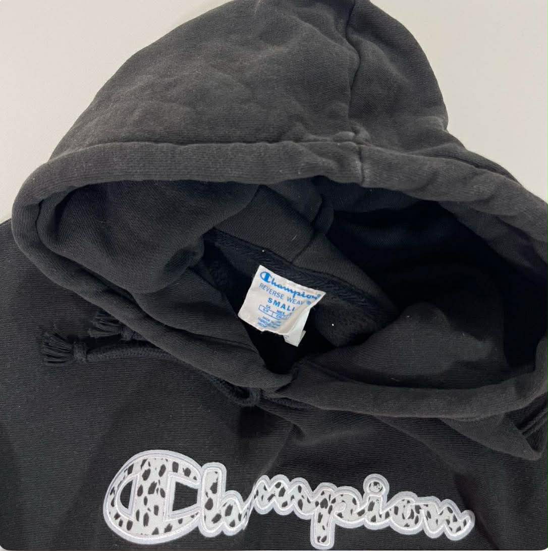 REVERSE WEAVE CHAMPION BLACK HOODIE WITH WHITE LOGO (S-M)