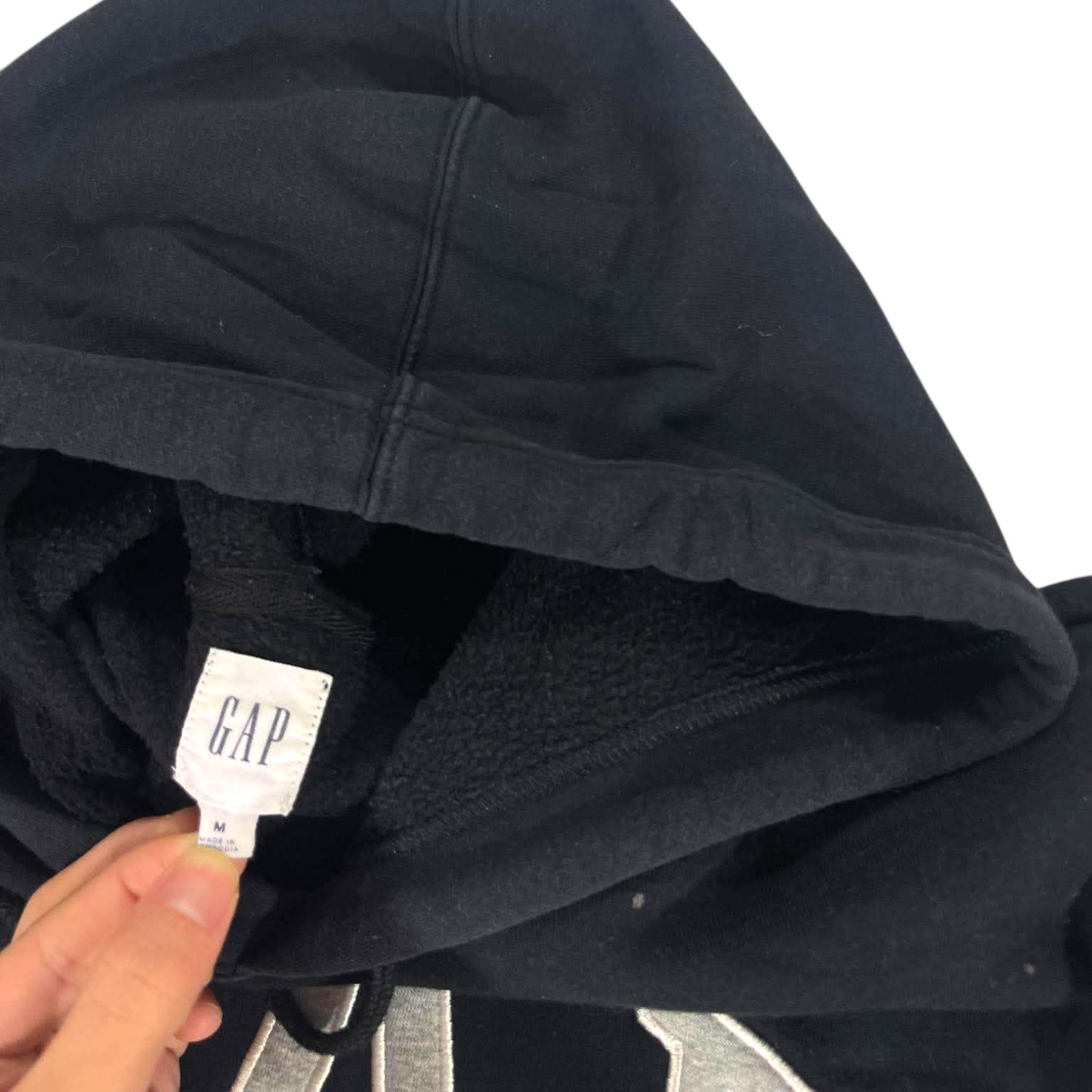 Y2K GAP BLACK HOODIE (M)