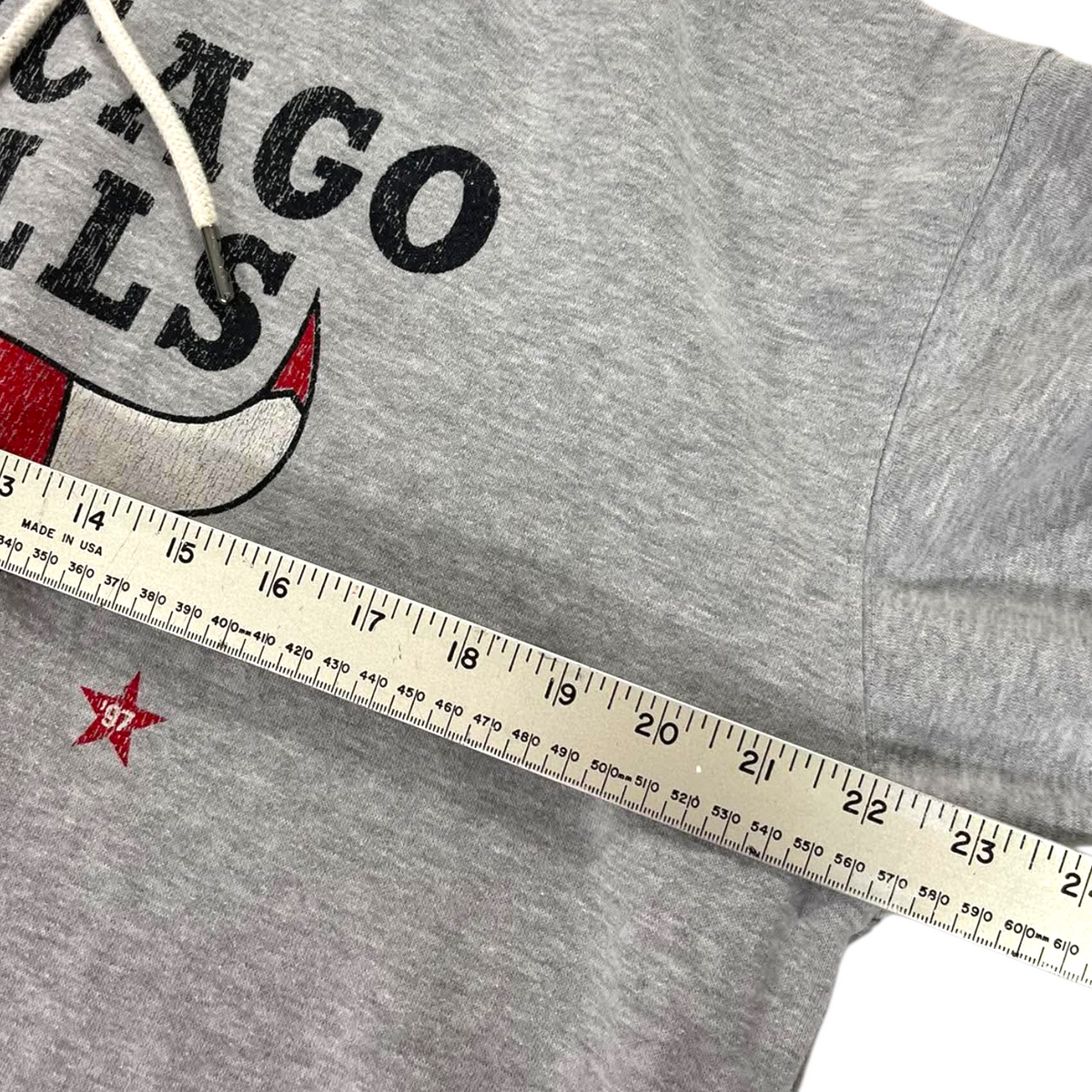 NBA CHICAGO BULLS GRAY HOODIE (M)