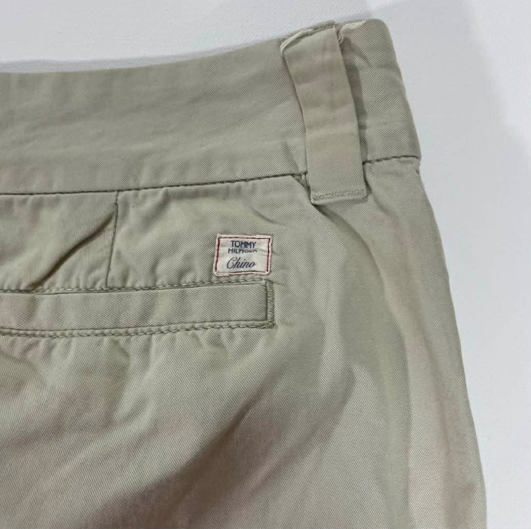 TOMMY HILFIGER KHAKI CHINO SHORTS (16)