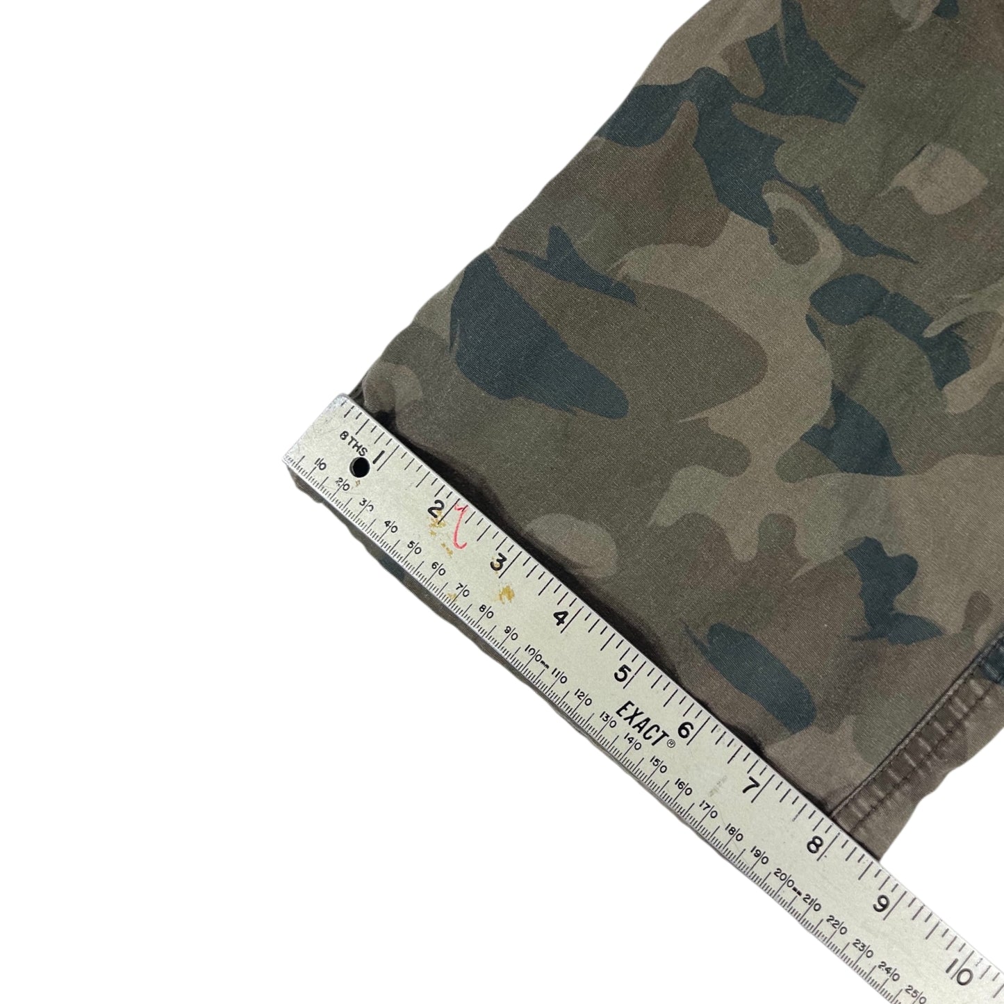 VINTAGE F&F CAMO CARGO PANTS (32")