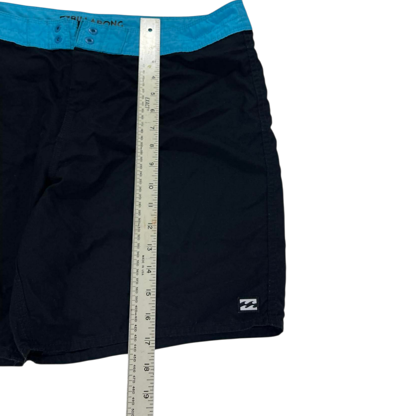 BILLABONG BLACK & BLUE BOARD SHORTS (36)