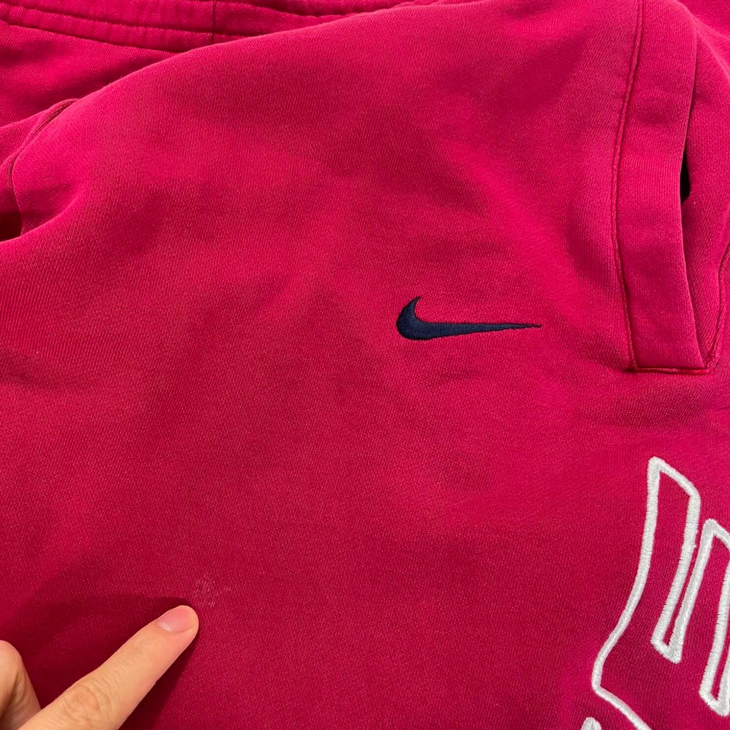 VINTAGE EMBROIDERED NIKE RED SWEATPANTS (XL) ⁹
