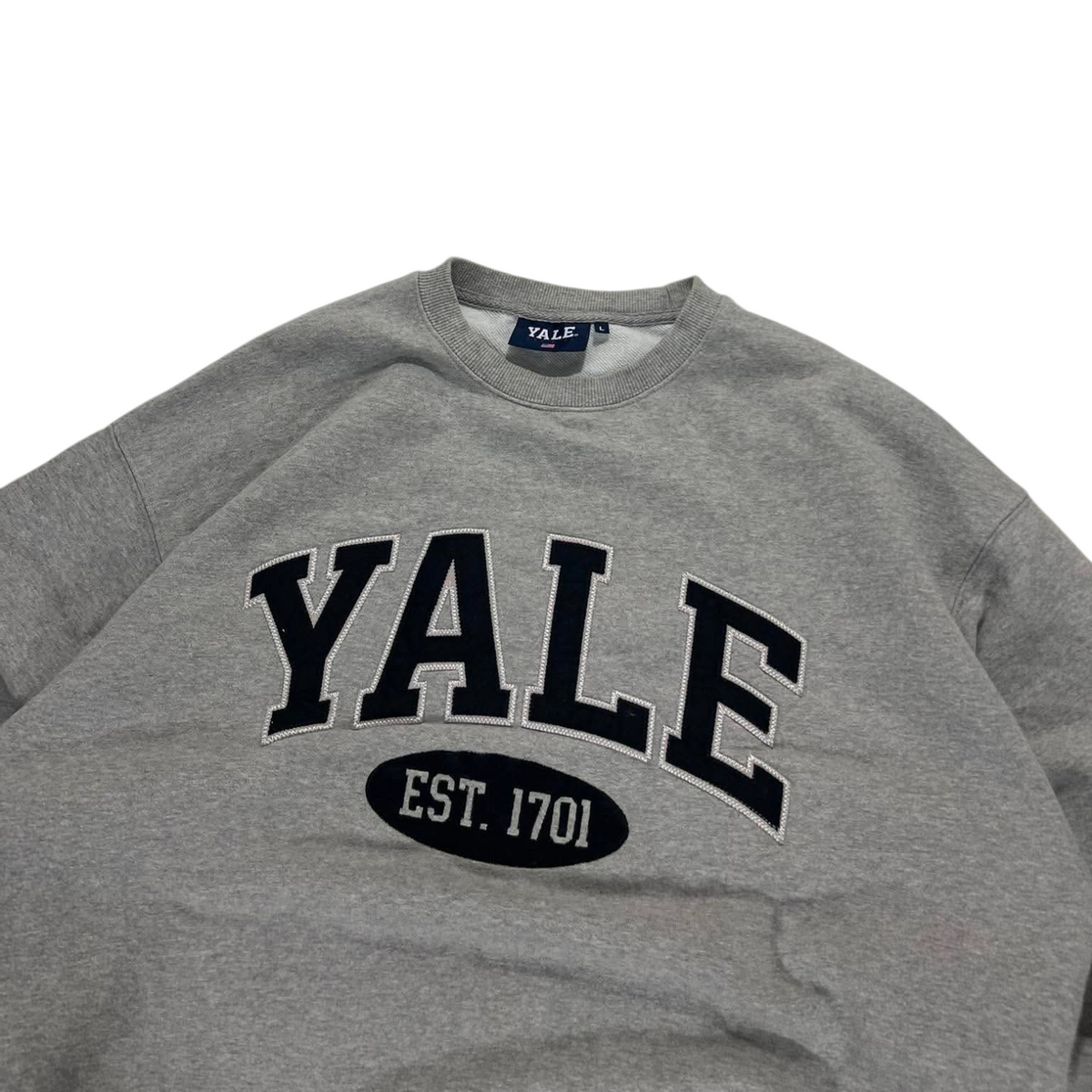 VINTAGE EMBROIDERED YALE GREY CREWNECK (L)