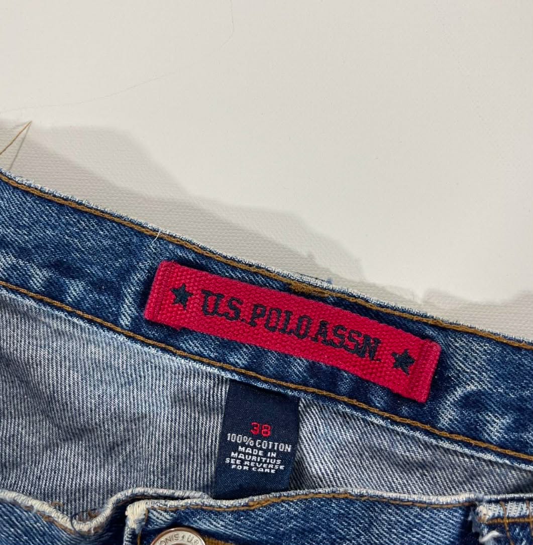 VINTAGE U.S POLO ASSN. BLUE DENIM CARGO SHORTS (38)