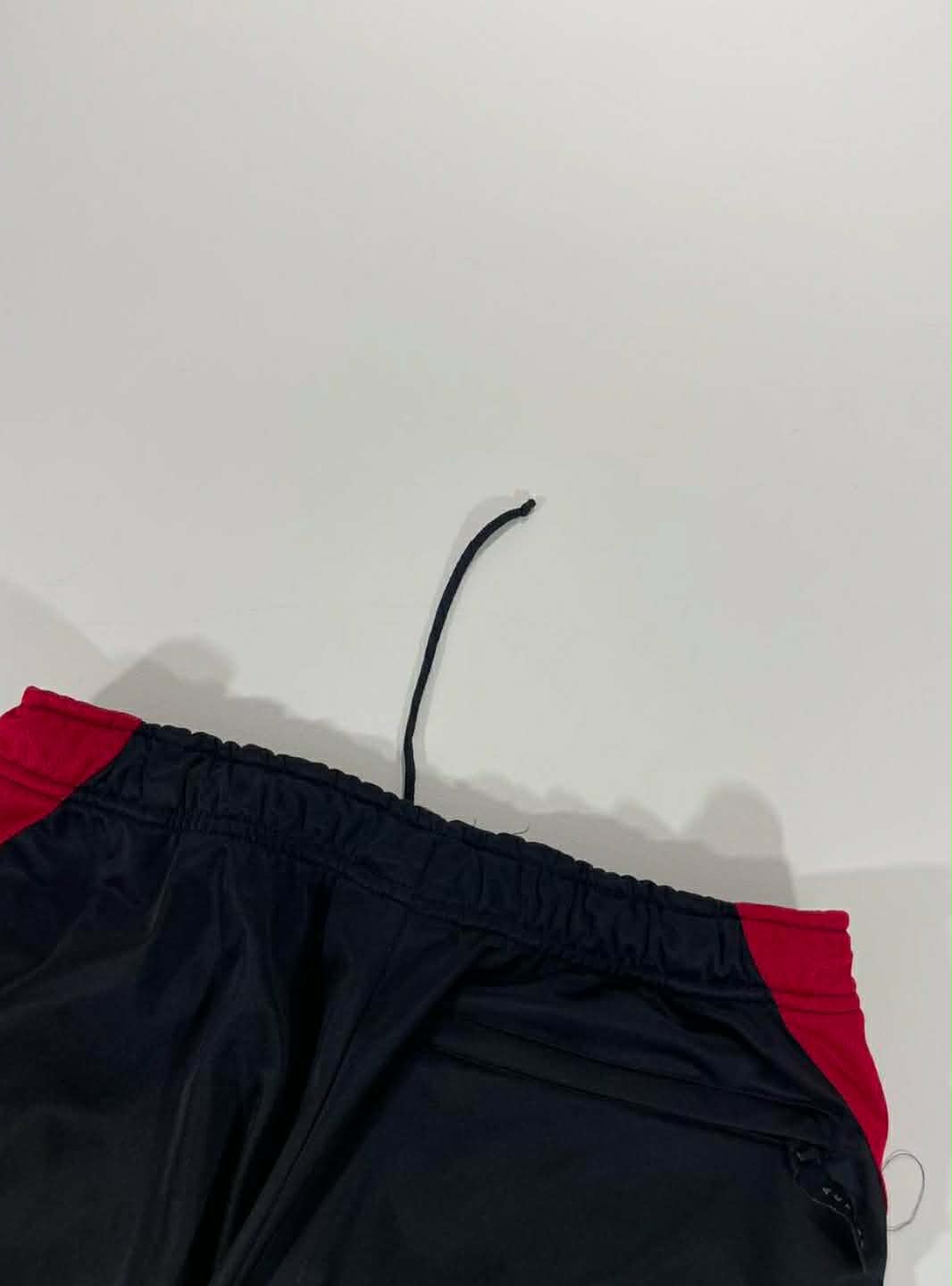 Y2K BLACK & RED TRACK PANTS WITH DRAWSTRING WAIST AND POCKETS (L)