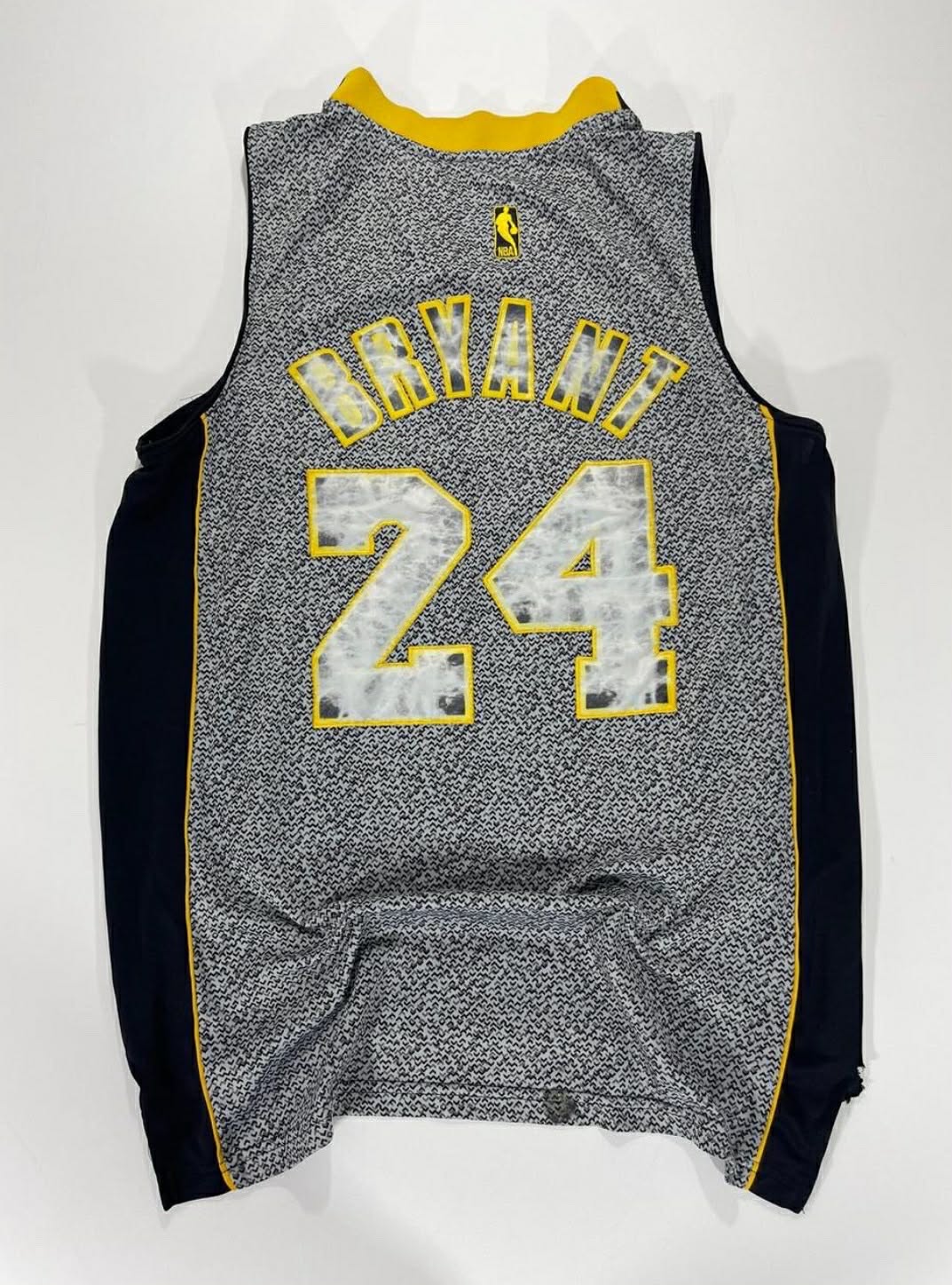 ADIDAS KOBE BRYANT GREY NBA JERSEY (M-L)