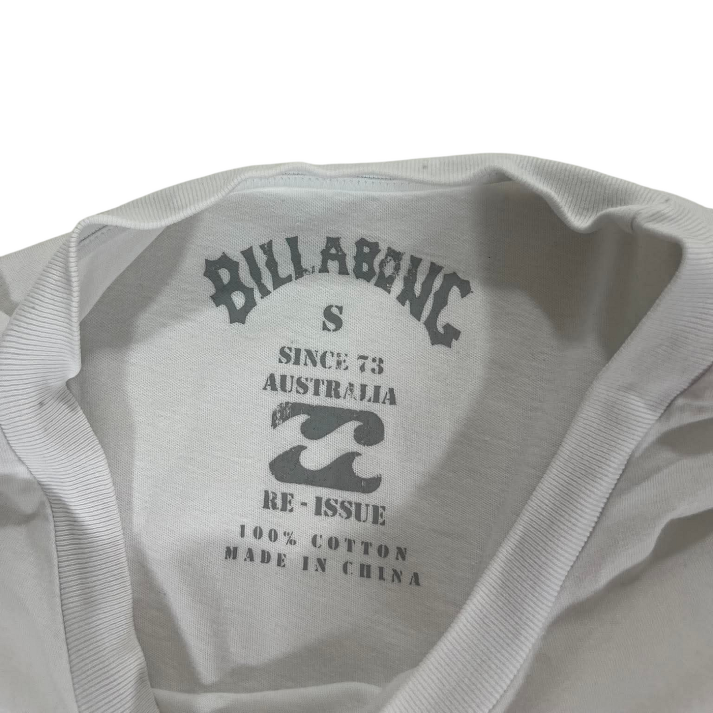 BILLABONG WHITE LONG SLEEVE SHIRT WITH WAVE DESIGN (S-M)