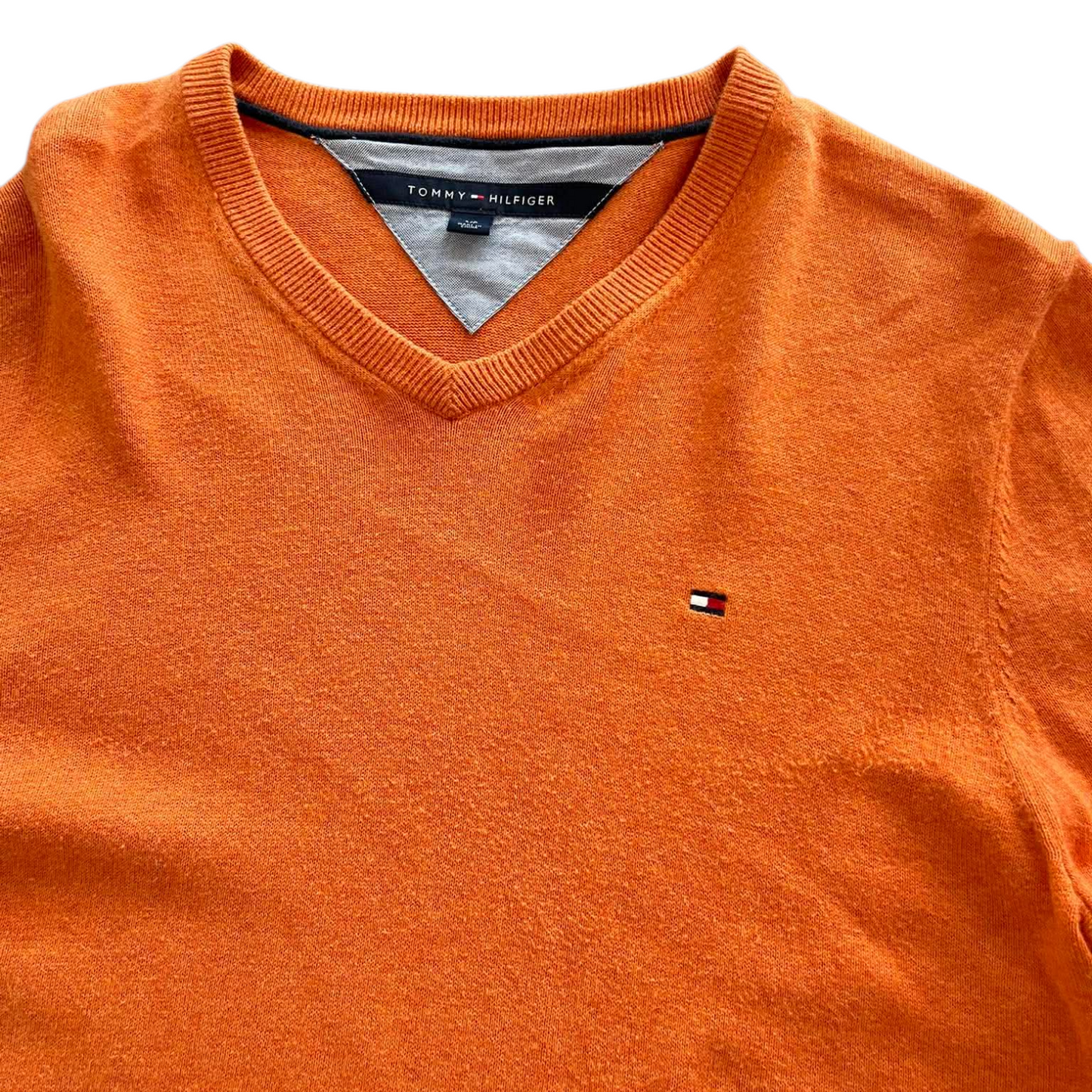 VINTAGE TOMMY HILFIGER ORANGE V-NECK SWEATER (M)