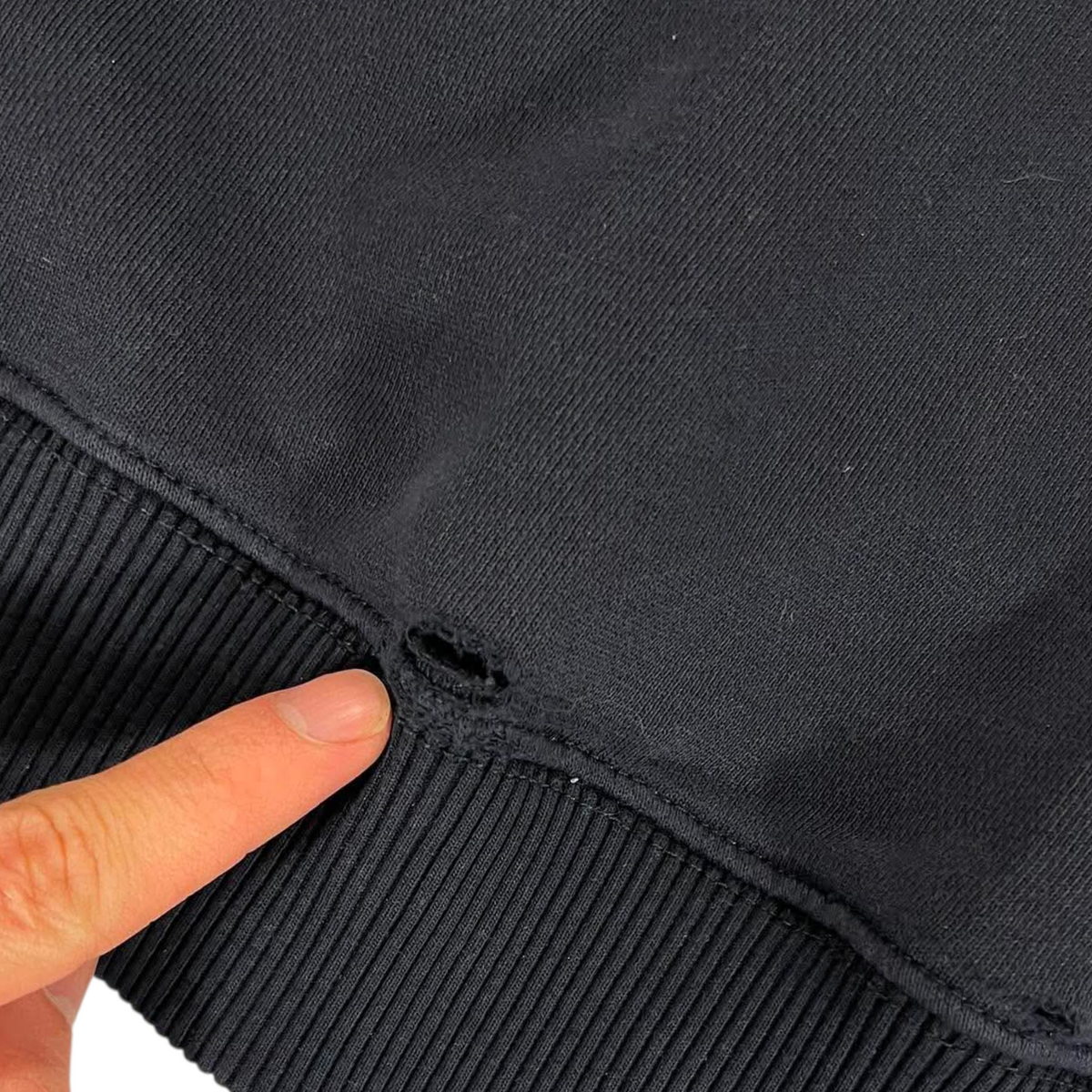 VINTAGE NIKE BLACK LONGSLEEVE (S - M)