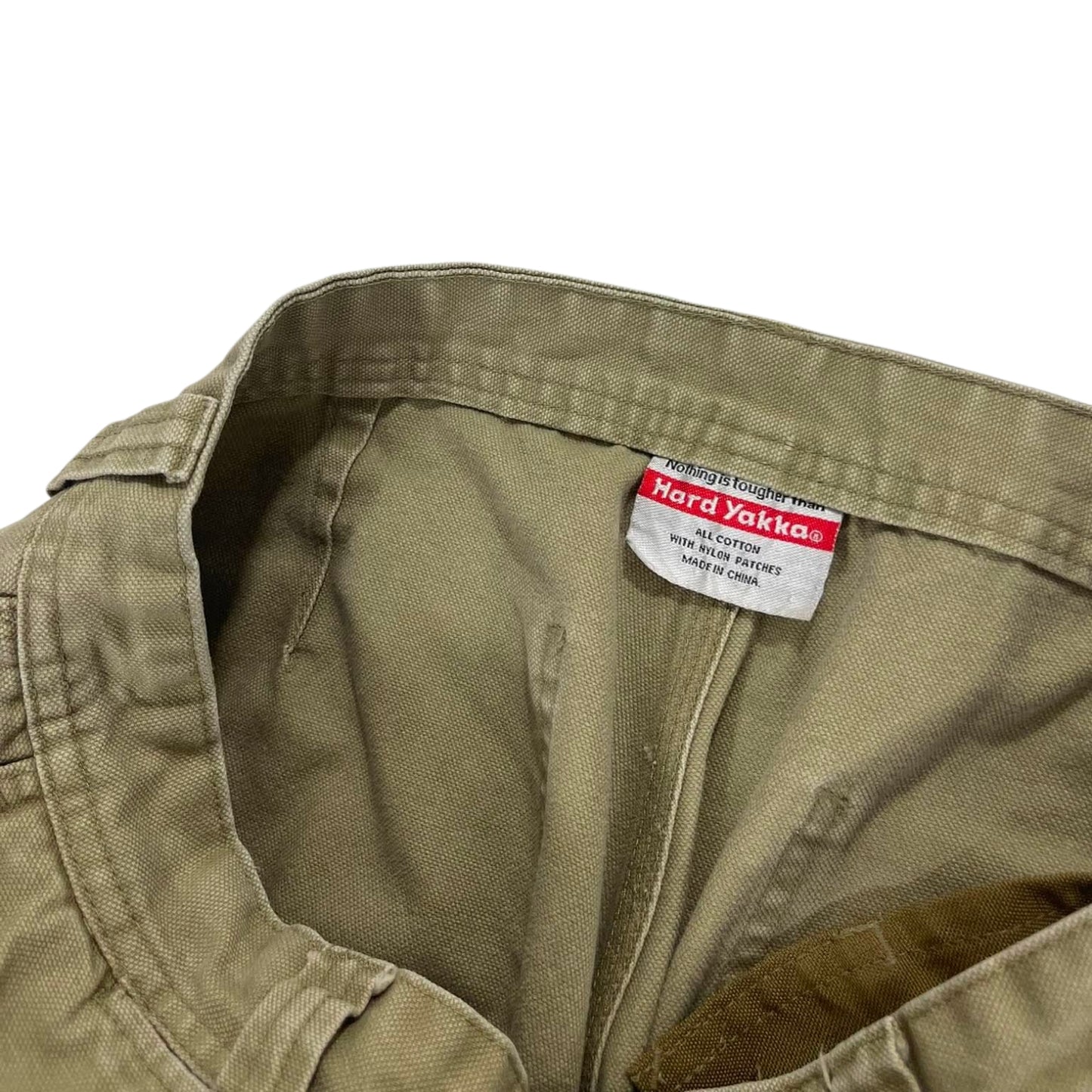 VINTAGE TRASHED WORKWEAR HARD YAKKA KHAKI CARGO PANTS (32)