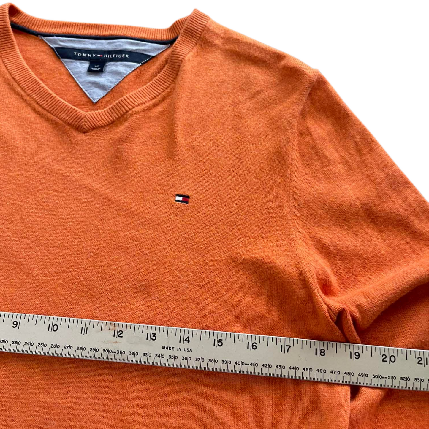 VINTAGE TOMMY HILFIGER ORANGE V-NECK SWEATER (M)