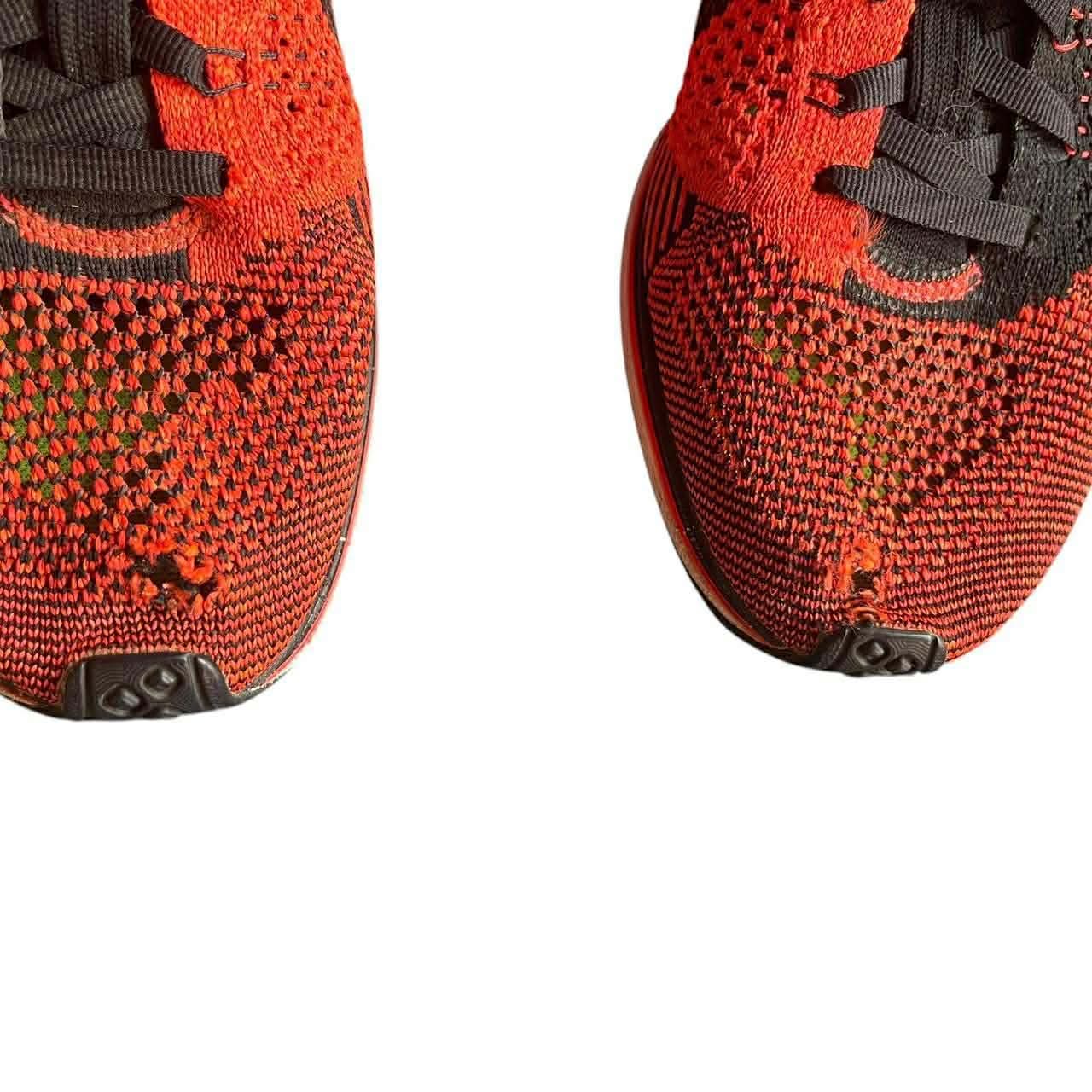 NIKE FLYNIT RACER BLACK & RED TRAINERS (8US)