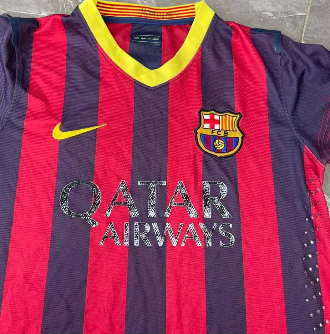 BARCELONA RED FOOTBALL SHIRT (S-M)