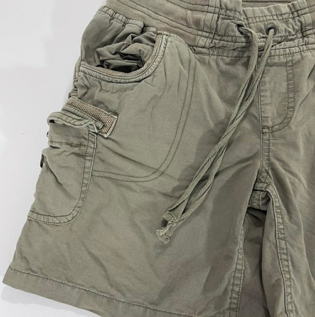 RIP CURL KHAKI CARGO SHORTS WITH ADJUSTABLE WAIST AND POCKETS (10)