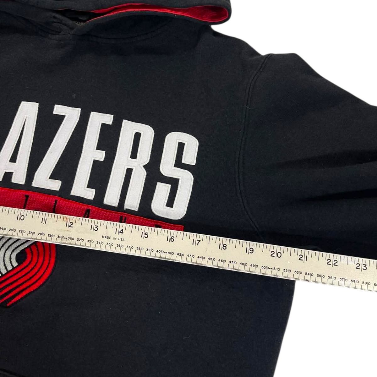 VINTAGE EMBROIDERED NBA PORTLAND BLAZERS HOODIE (S - M)