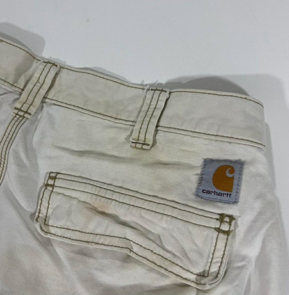TRASHED CARHARTT CREAM CARGO SHORTS (32)
