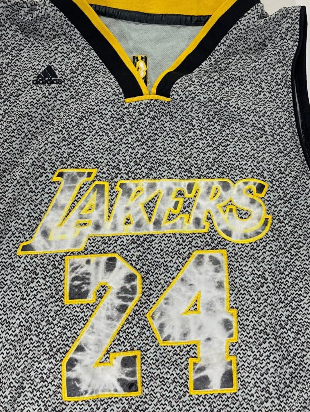 ADIDAS KOBE BRYANT GREY NBA JERSEY (M-L)