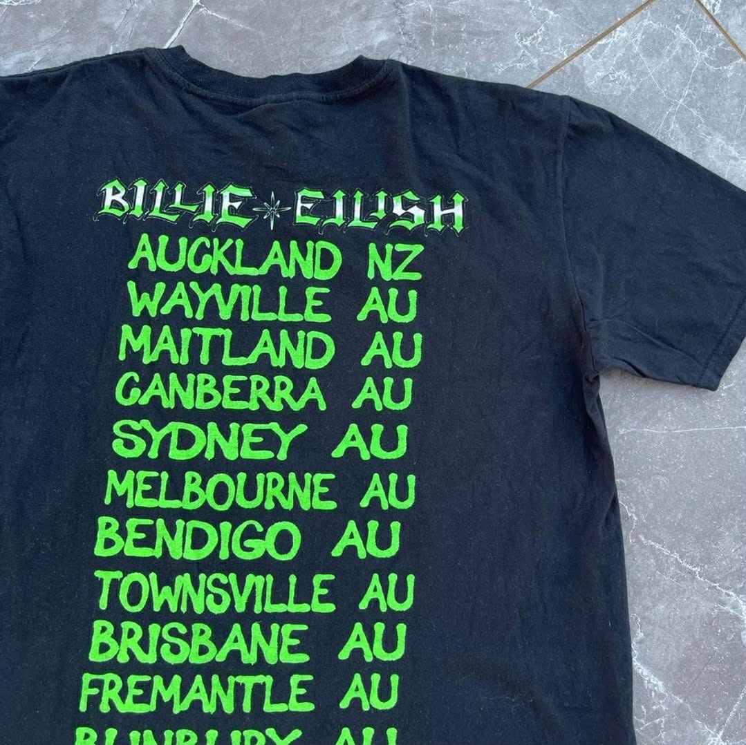 BILLIE EILISH TOUR SHIRT (L)