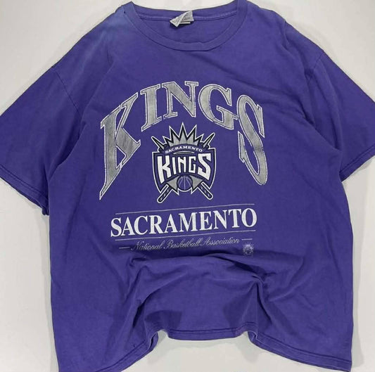 VINTAGE SACRAMENTO KINGS NBA TEE (XL)