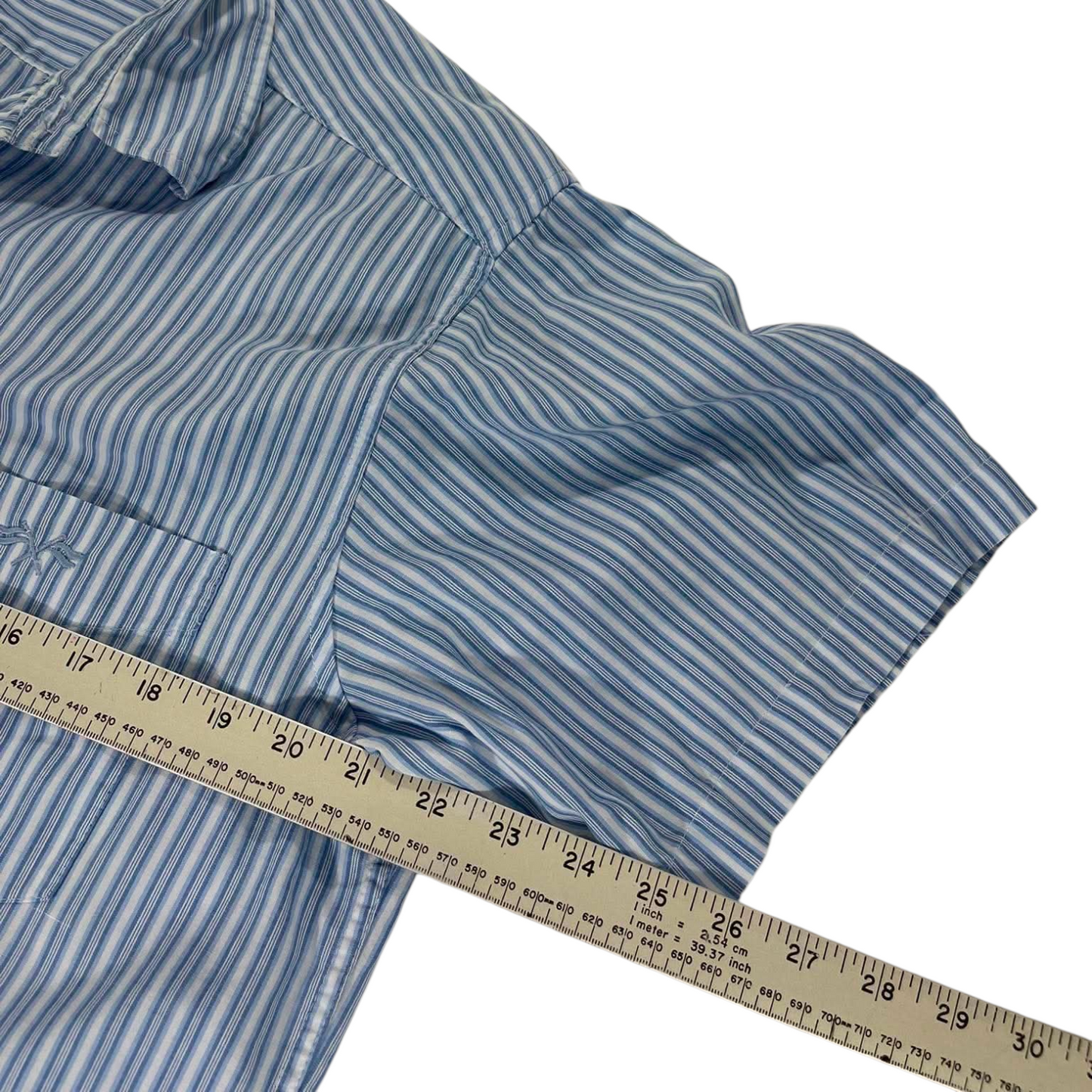 100% COTTON BLUE & WHITE STRIPED BUTTON UP (M)