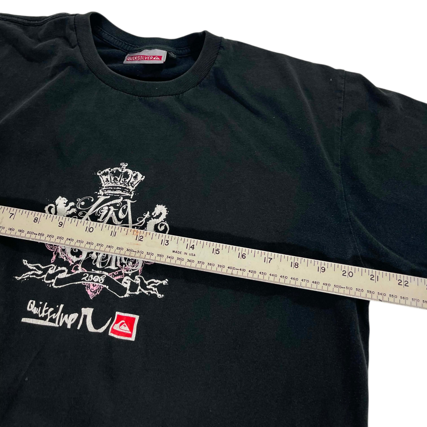 Y2K QUIKSILVER BLACK GRAPHIC TEE (L)