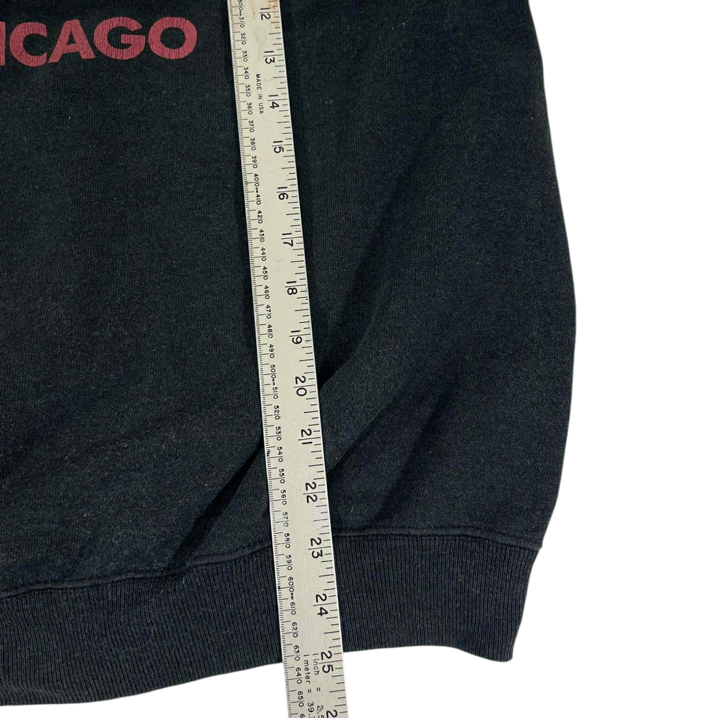 VINTAGE HARD ROCK CAFE CHICAGO BLACK CREWNECK SWEATSHIRT (M-L)