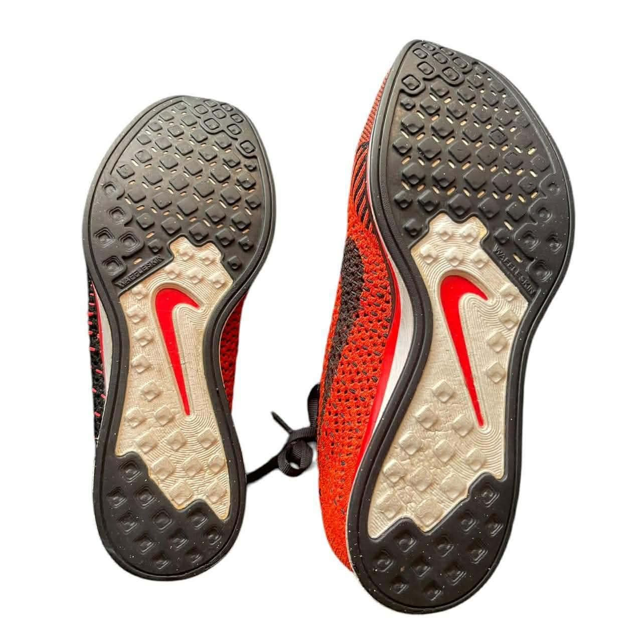 NIKE FLYNIT RACER BLACK & RED TRAINERS (8US)
