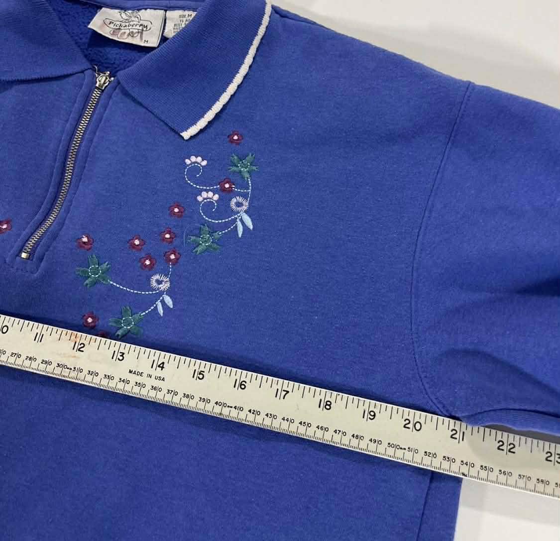 VINTAGE PICK A BERRY EMBROIDERED QUARTER ZIP (M)