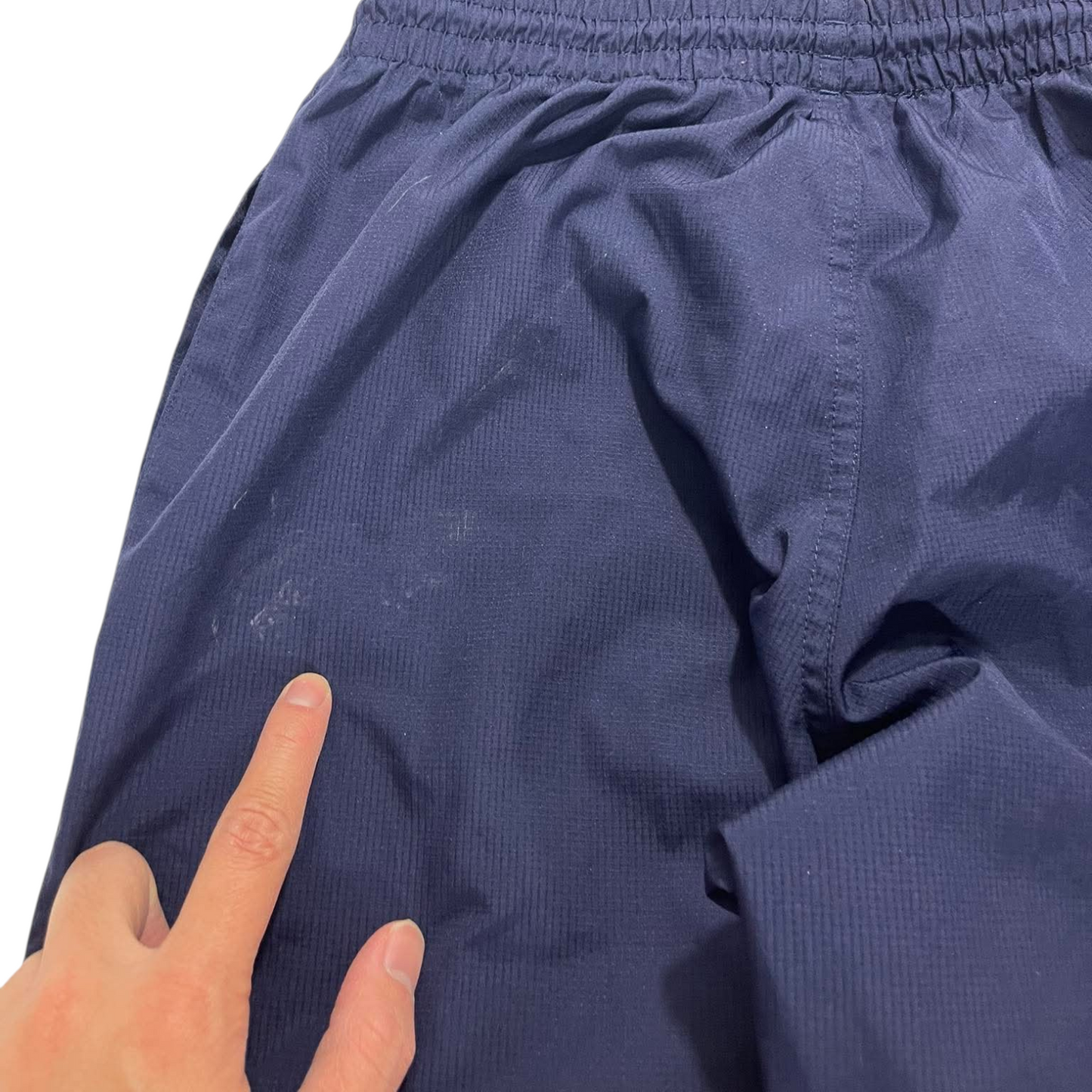 NAVY BLUE NEW BALANCE TRACK PANTS (S)