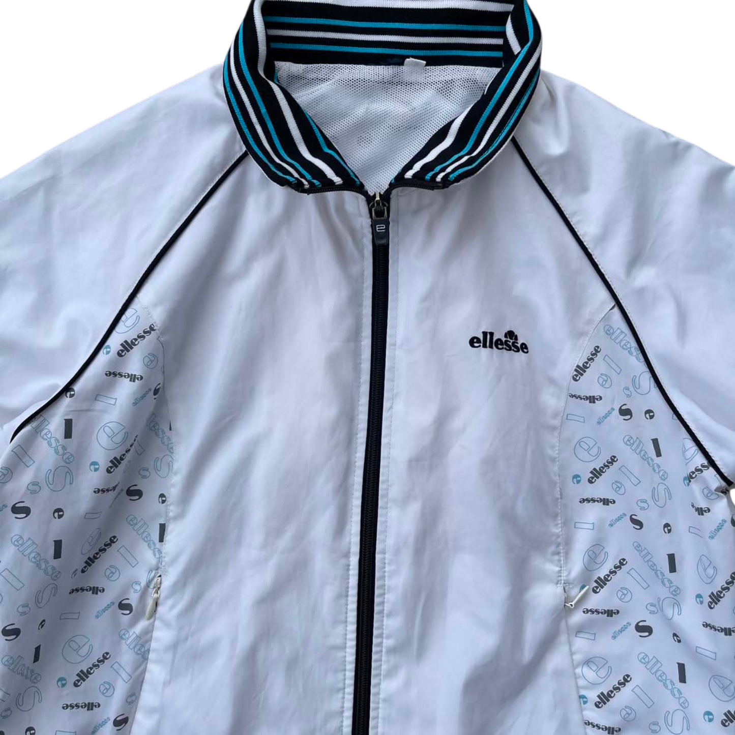 ELLESSE WHITE & BLUE WINDBREAKER JACKET (M)