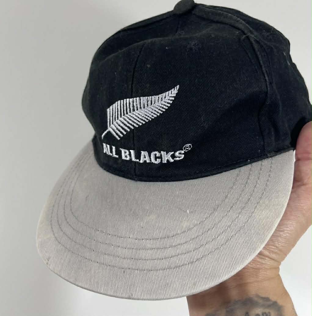 ALL BLACKS BLACK AND GREY SNAPBACK HAT