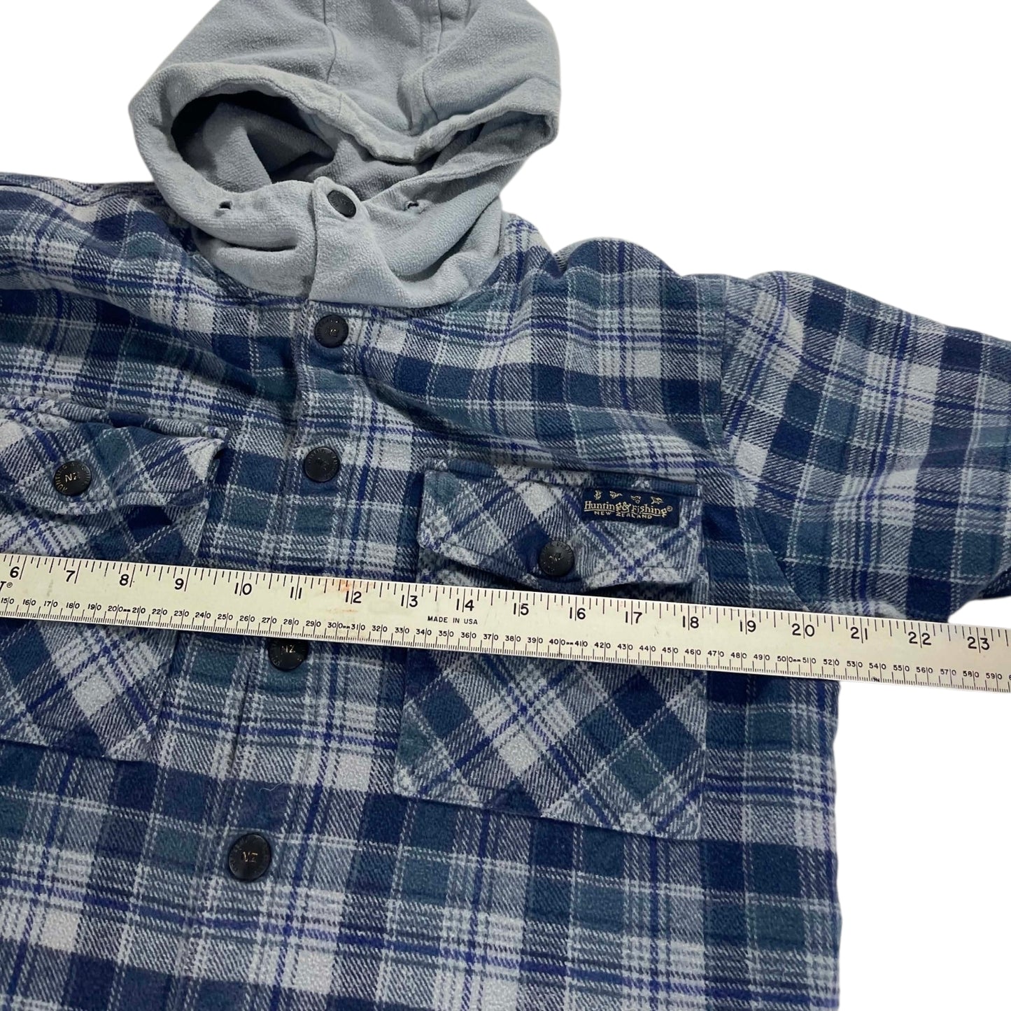 VINTAGE HUNTING & FISHING BLUE & WHITE PLAID FLANNEL JACKET (M)
