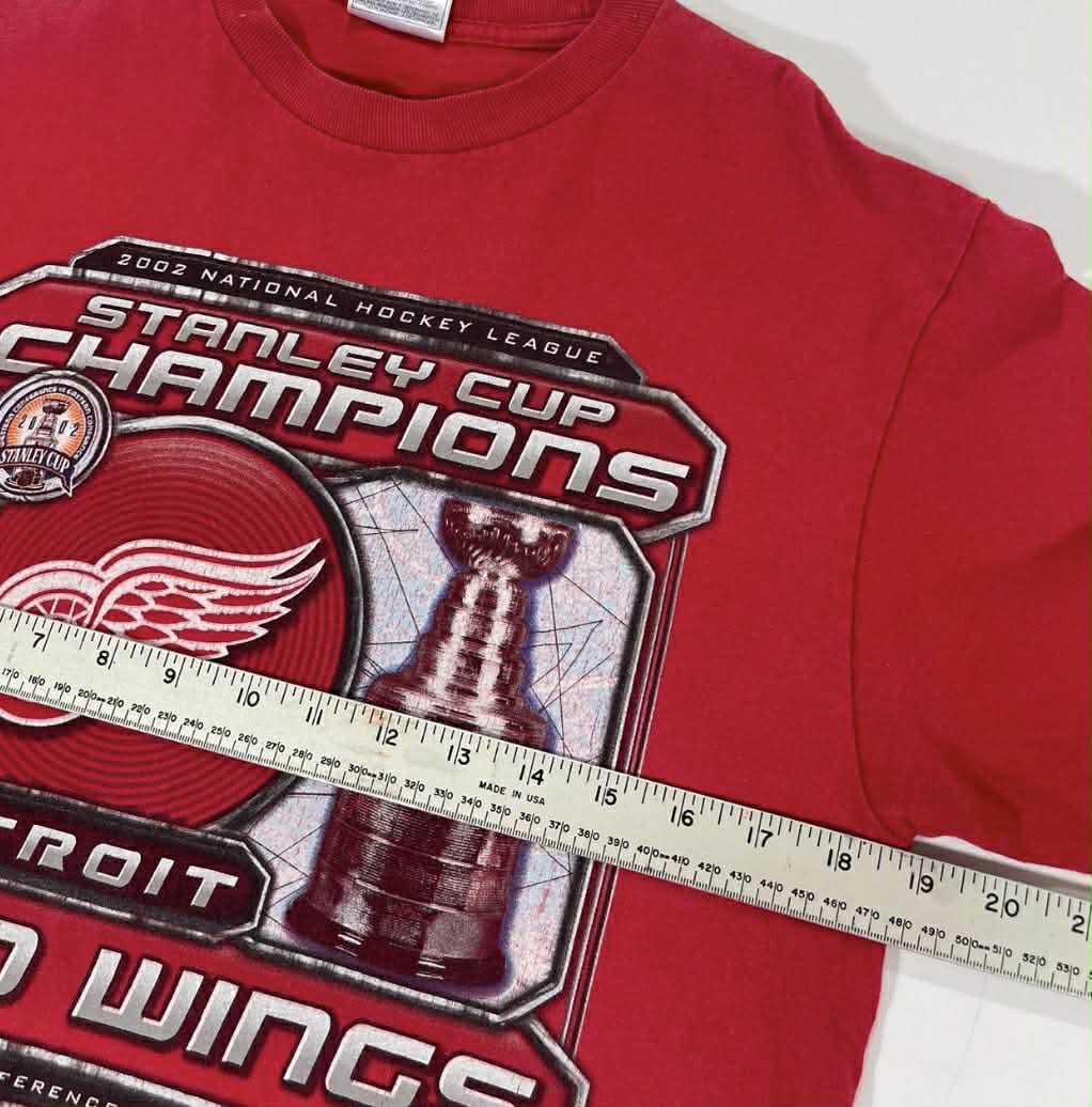 2002 DETROIT RED WINGS STANLEY CUP CHAMPIONS RED T-SHIRT (M)