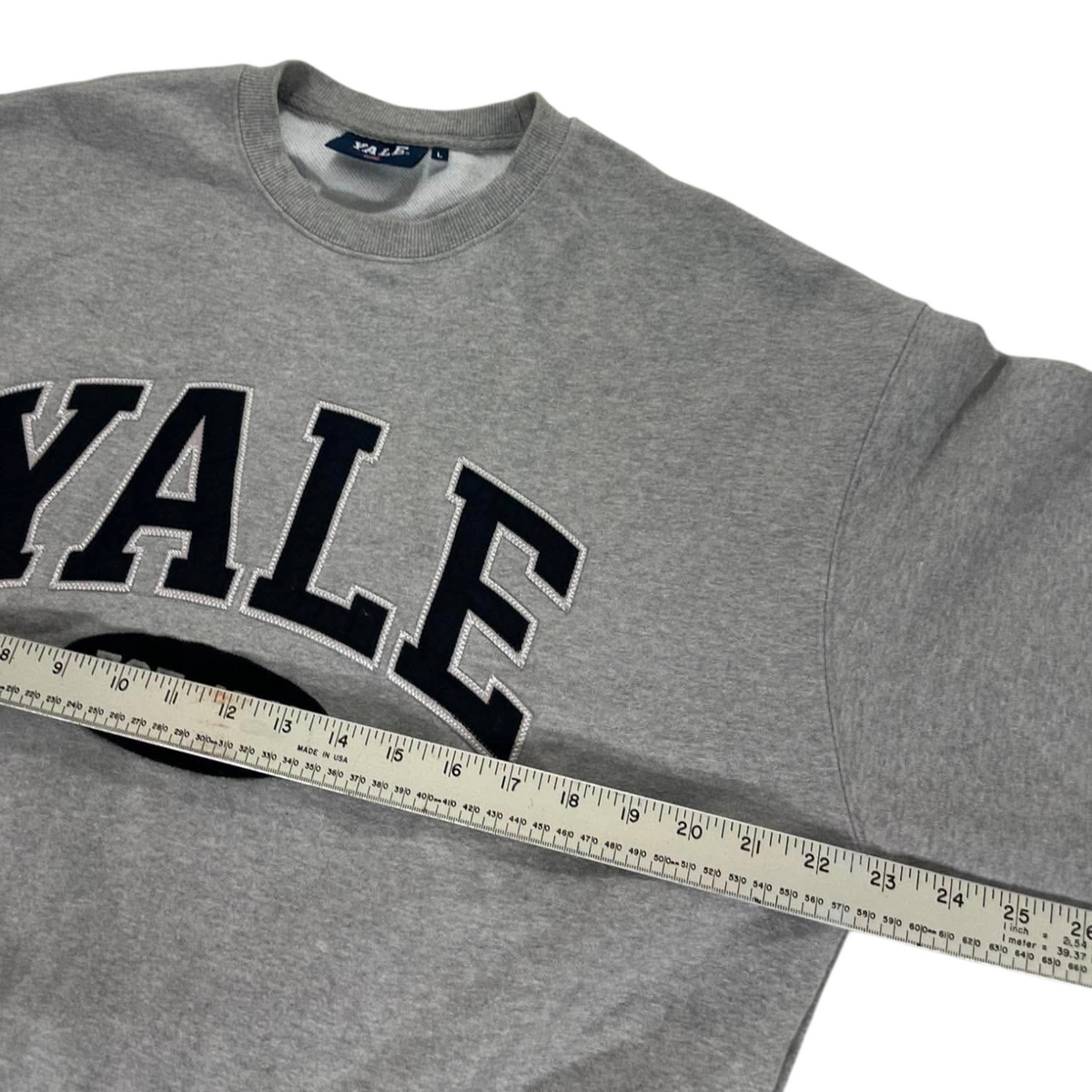 VINTAGE EMBROIDERED YALE GREY CREWNECK (L)
