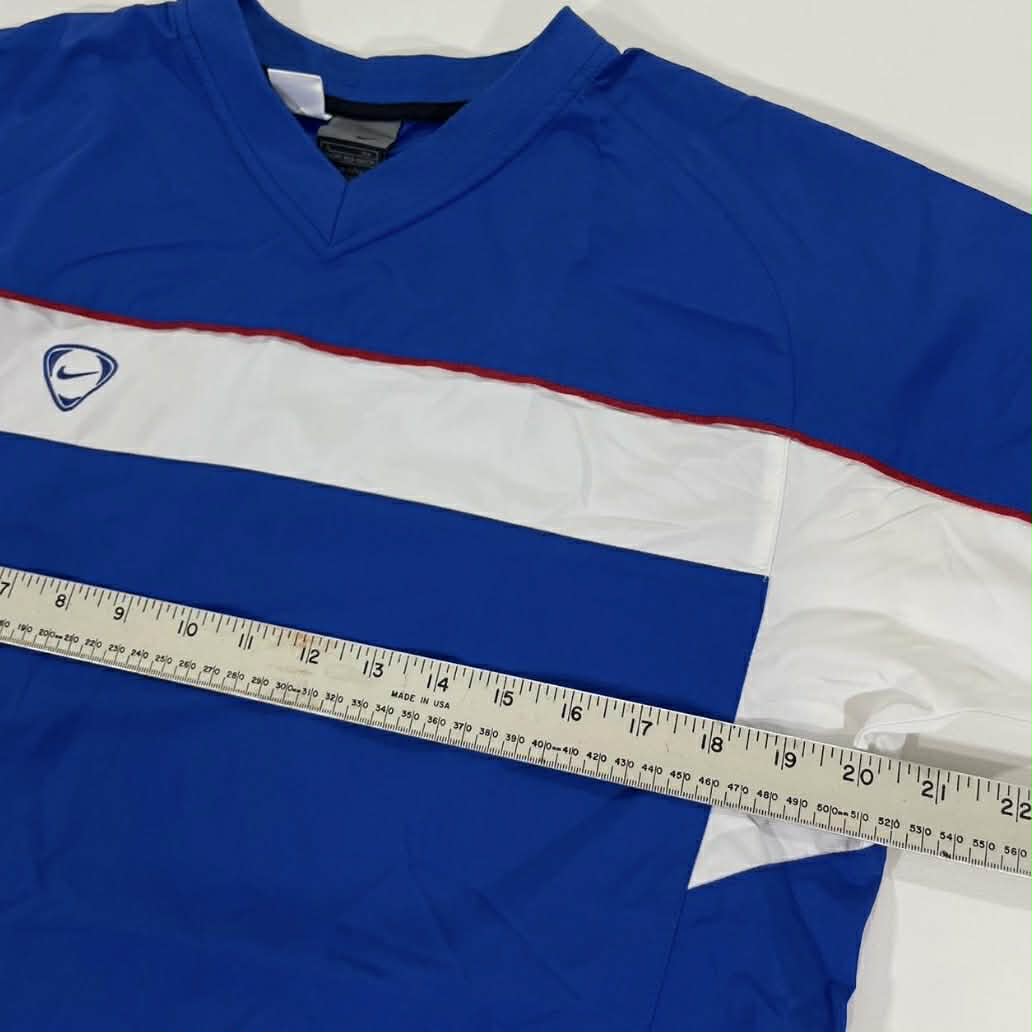 VINTAGE NIKE BLUE & WHITE VINTAGE 90s FOOTBALL SHIRT (L)