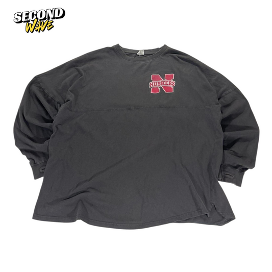 VINTAGE NEBRASKA HUSKERS WITH A BACKHIT LONG SLEEVE SHIRT (XL)