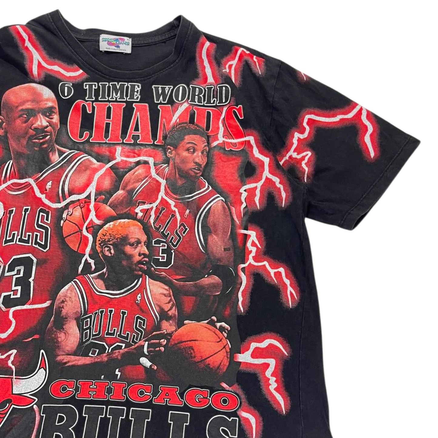 AOP FRONT CHICAGO BULLS BLACK MULTI COLOURED T-SHIRT (XL)