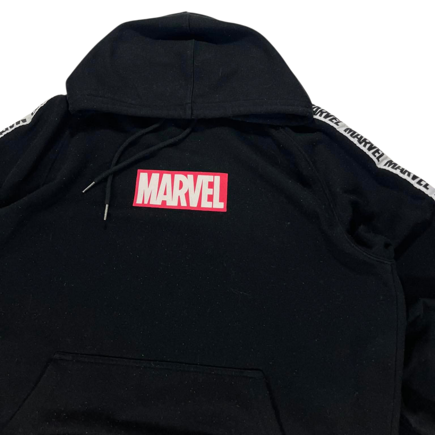 VINTAGE MARVEL BLACK HOODIE WITH RED LOGO AND WHITE TEXT ON SLEEVES (L)