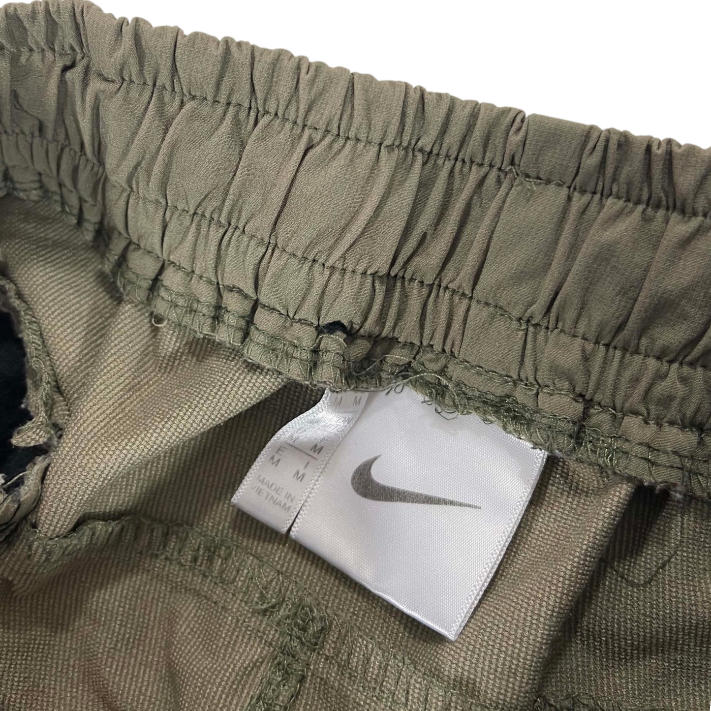 NIKE OLIVE SHORT (M)