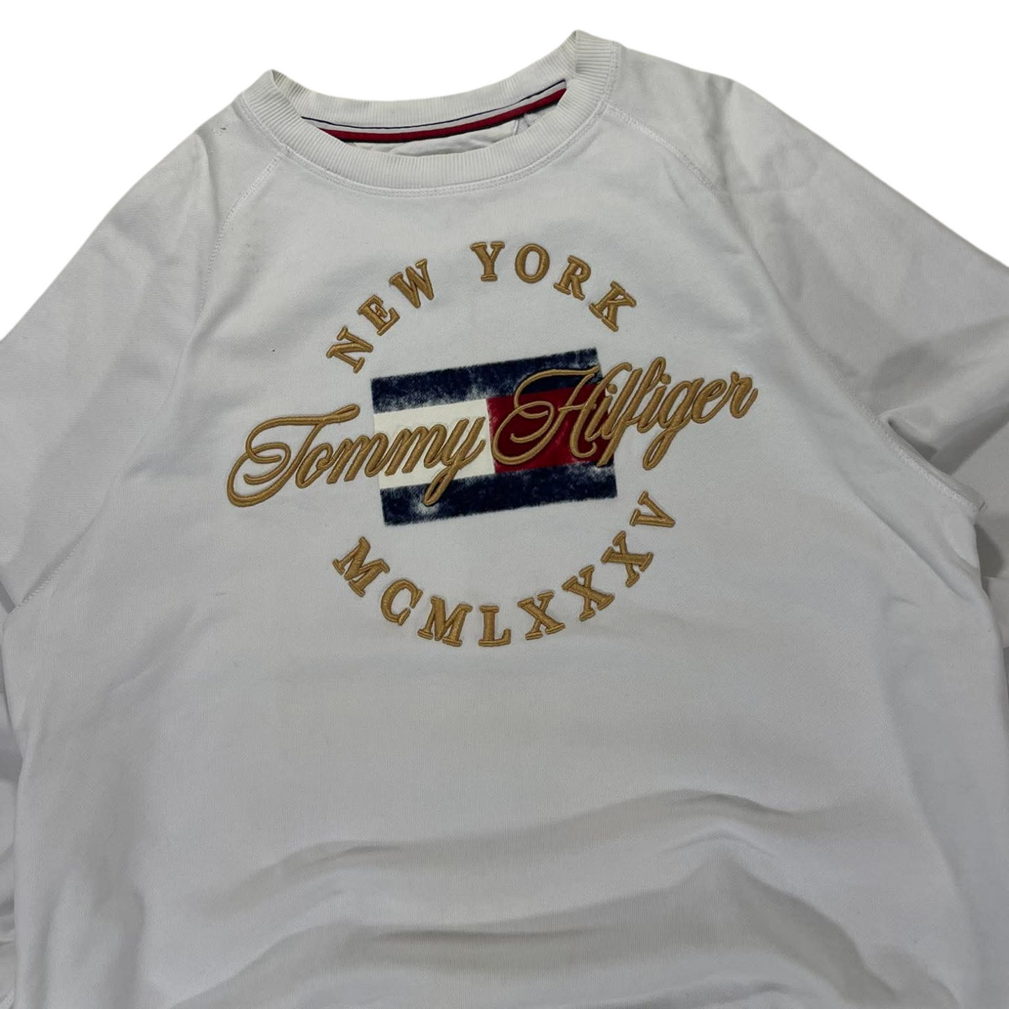 VINTAGE EMBROIDERED TOMMY HILFIGER WHITE CREWNECK SWEATSHIRT (M)
