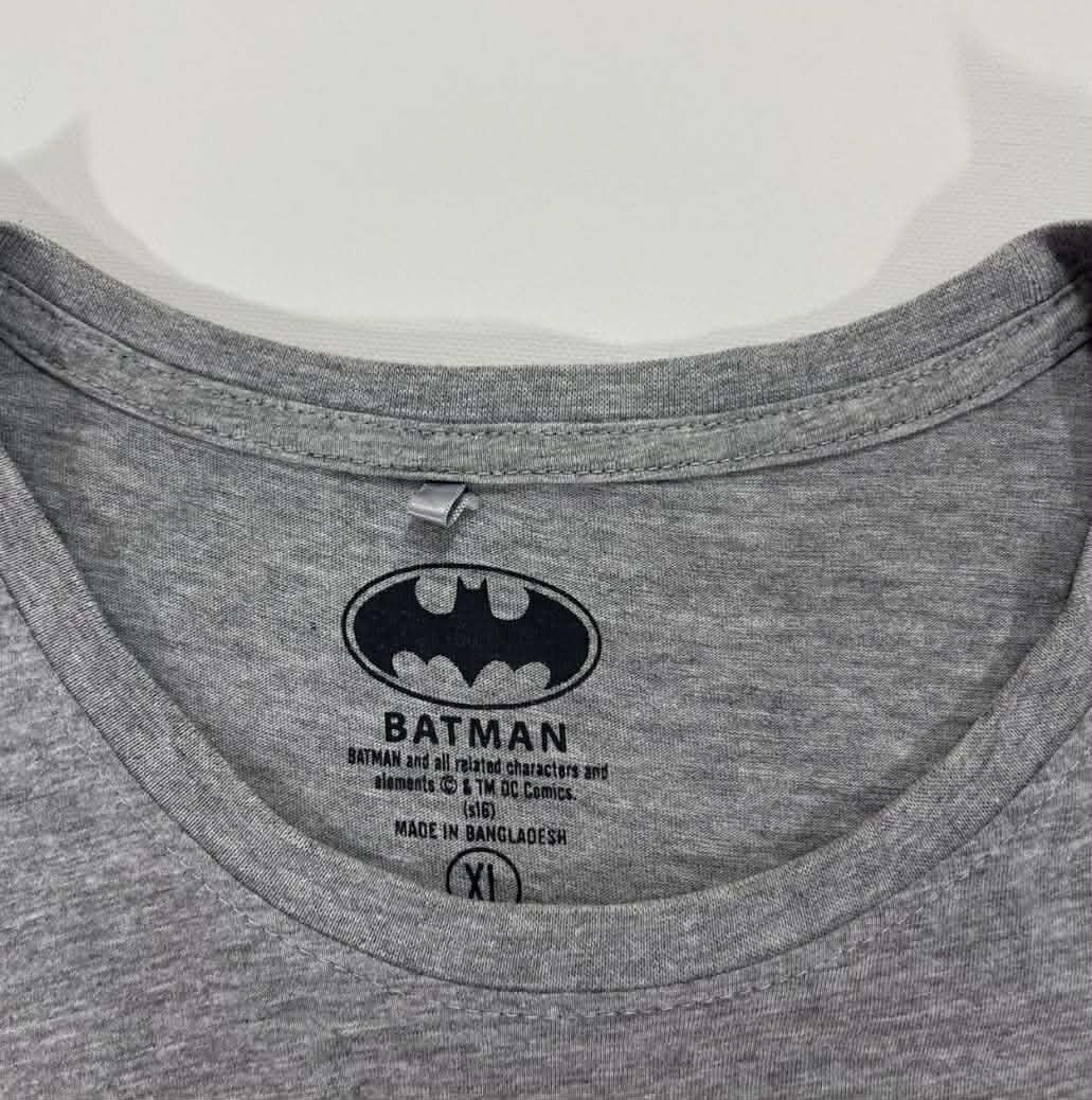 GREY BATMAN TEE WITH YELLOW GRAPHIC (L-XL)