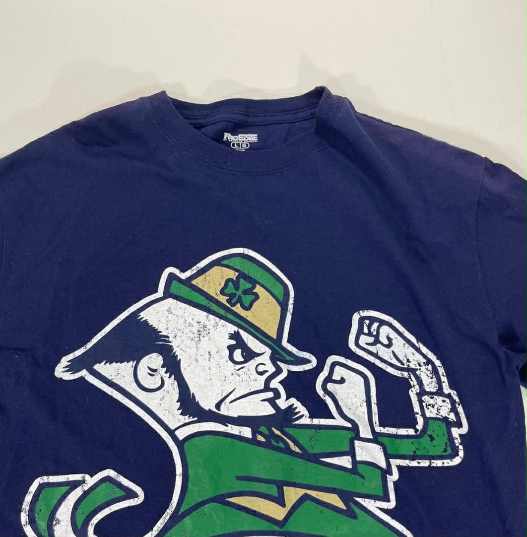 VINTAGE NAVY NOTRE DAME FIGHTING IRISH T-SHIRT (L)