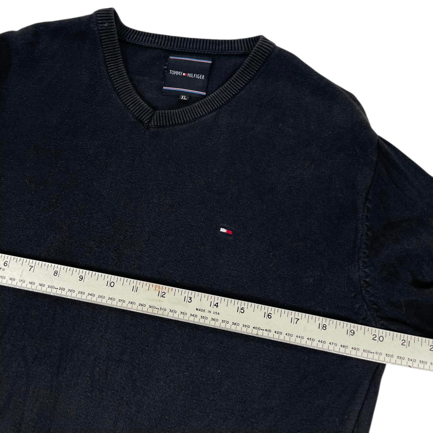 TOMMY HILFIGER BLACK V NECK SWEATER (L)