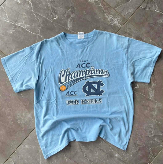 2007 ACCCHAMPIONS UNC TAR HEELS BLUE T-SHIRT (L)