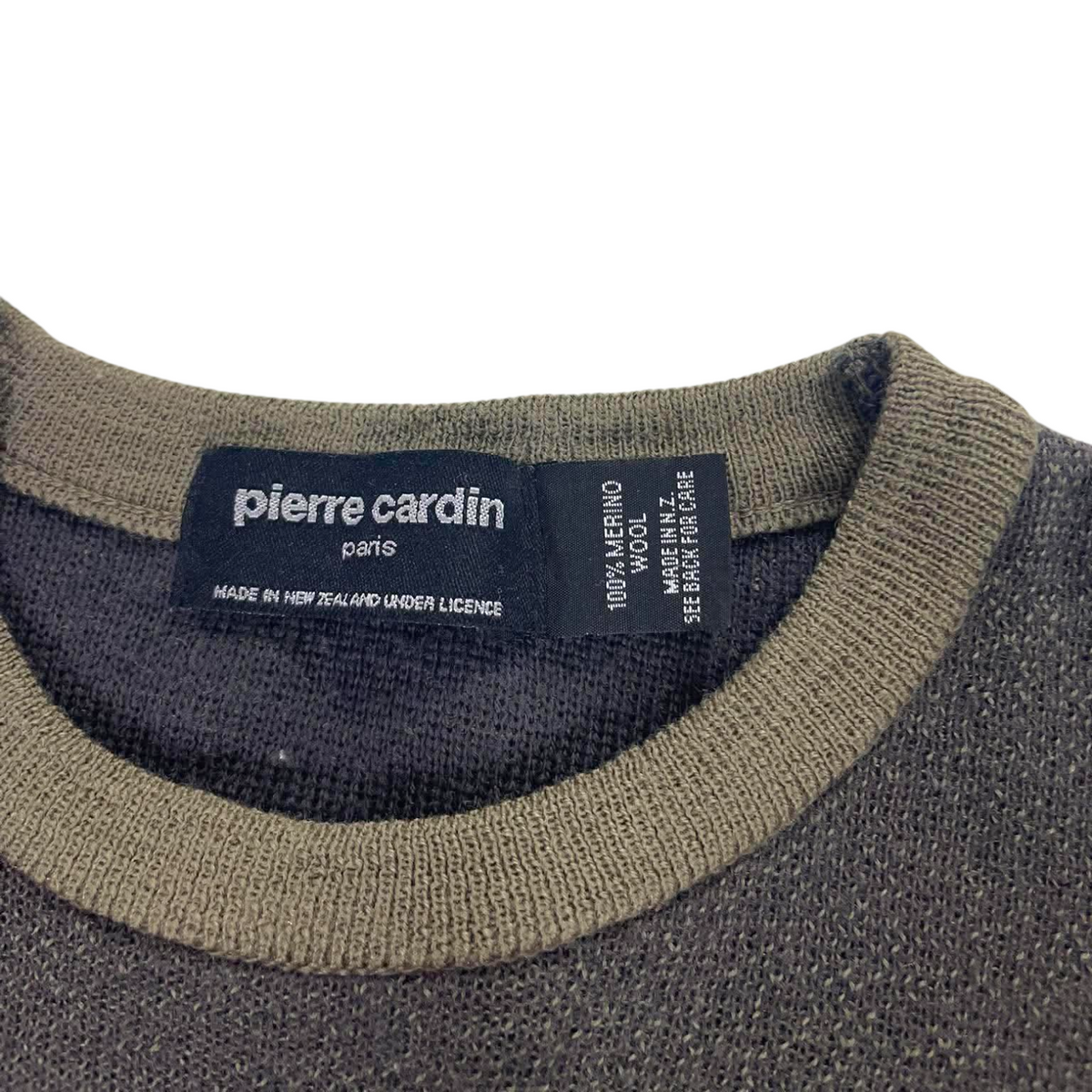 VINTAGE 100% WOOL PIERRE CARDIN PARIS SWEATER (S - M)