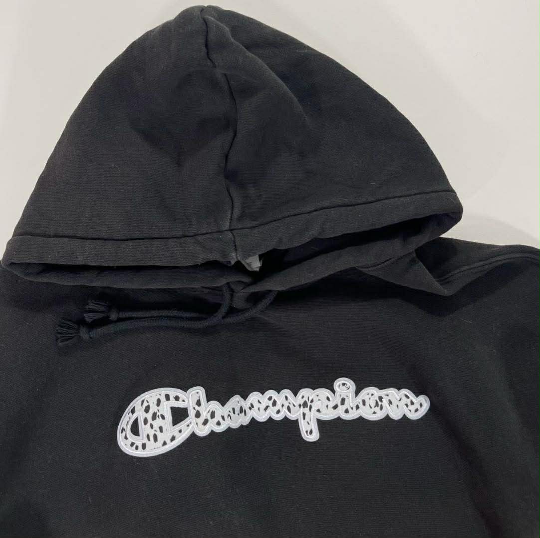 REVERSE WEAVE CHAMPION BLACK HOODIE WITH WHITE LOGO (S-M)