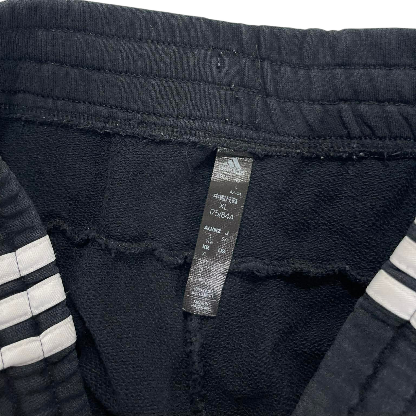 ADIDAS BLACK SWEATPANTS (L)